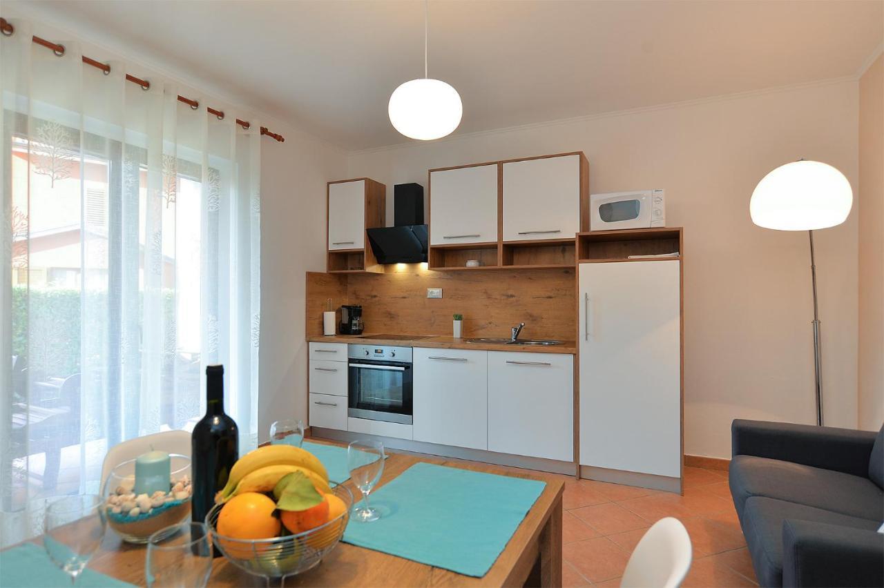 Apartments Marija 1089 ポレッチ エクステリア 写真