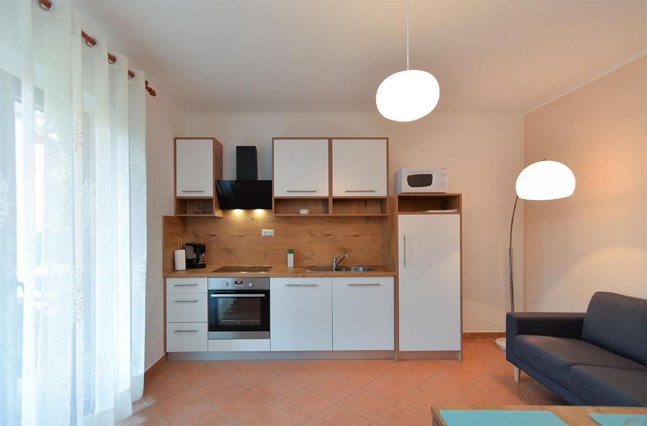 Apartments Marija 1089 ポレッチ エクステリア 写真