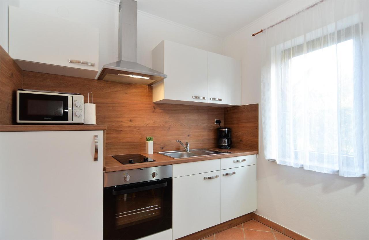 Apartments Marija 1089 ポレッチ エクステリア 写真