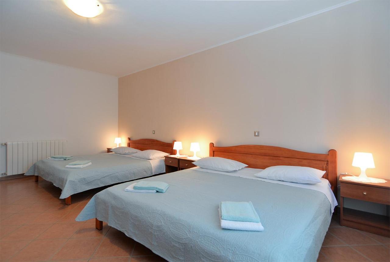 Apartments Marija 1089 ポレッチ エクステリア 写真