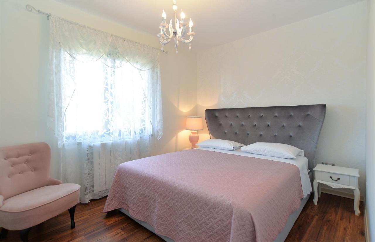 Apartments Marija 1089 ポレッチ エクステリア 写真