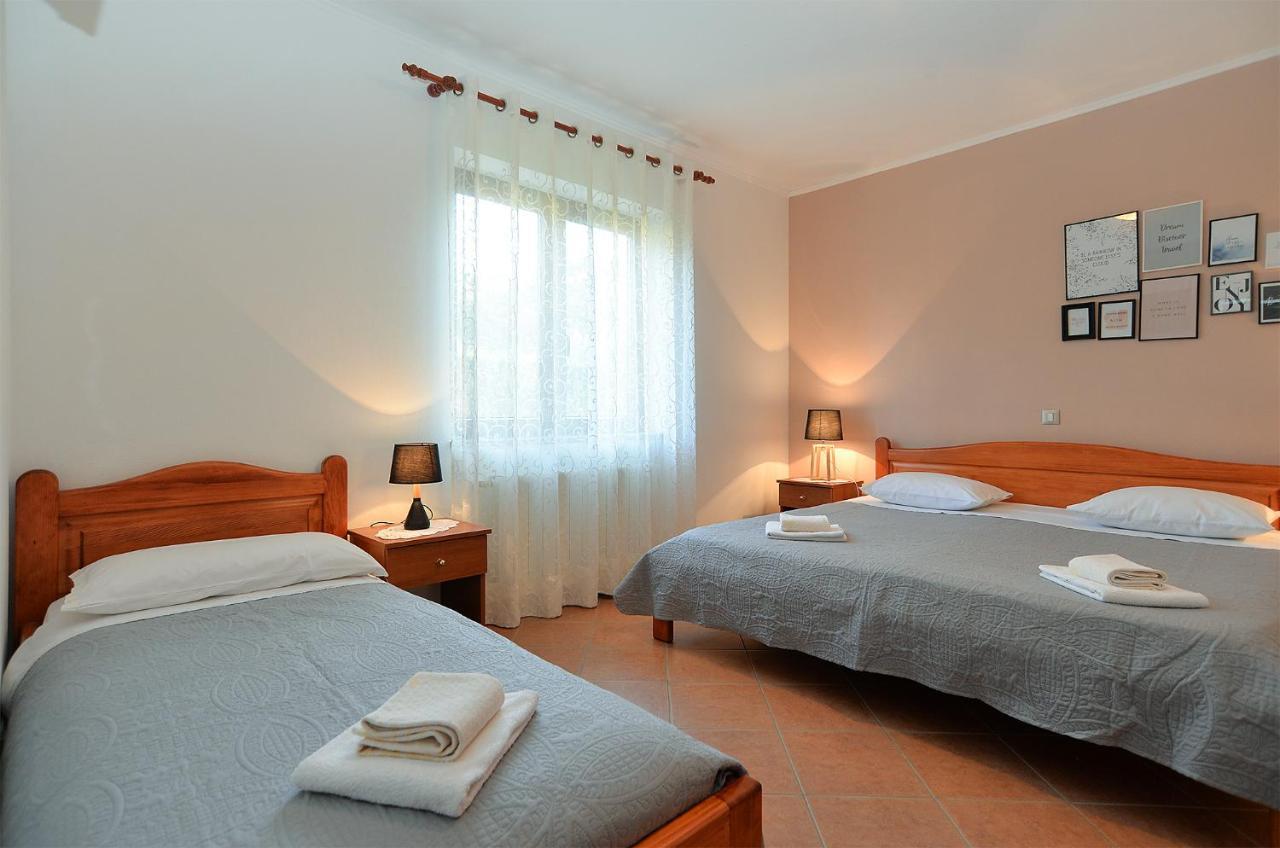 Apartments Marija 1089 ポレッチ エクステリア 写真