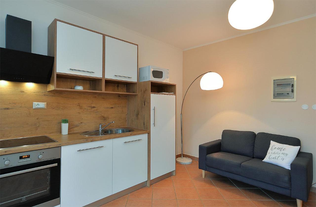 Apartments Marija 1089 ポレッチ エクステリア 写真