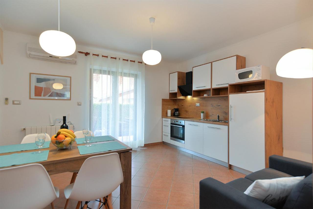 Apartments Marija 1089 ポレッチ エクステリア 写真