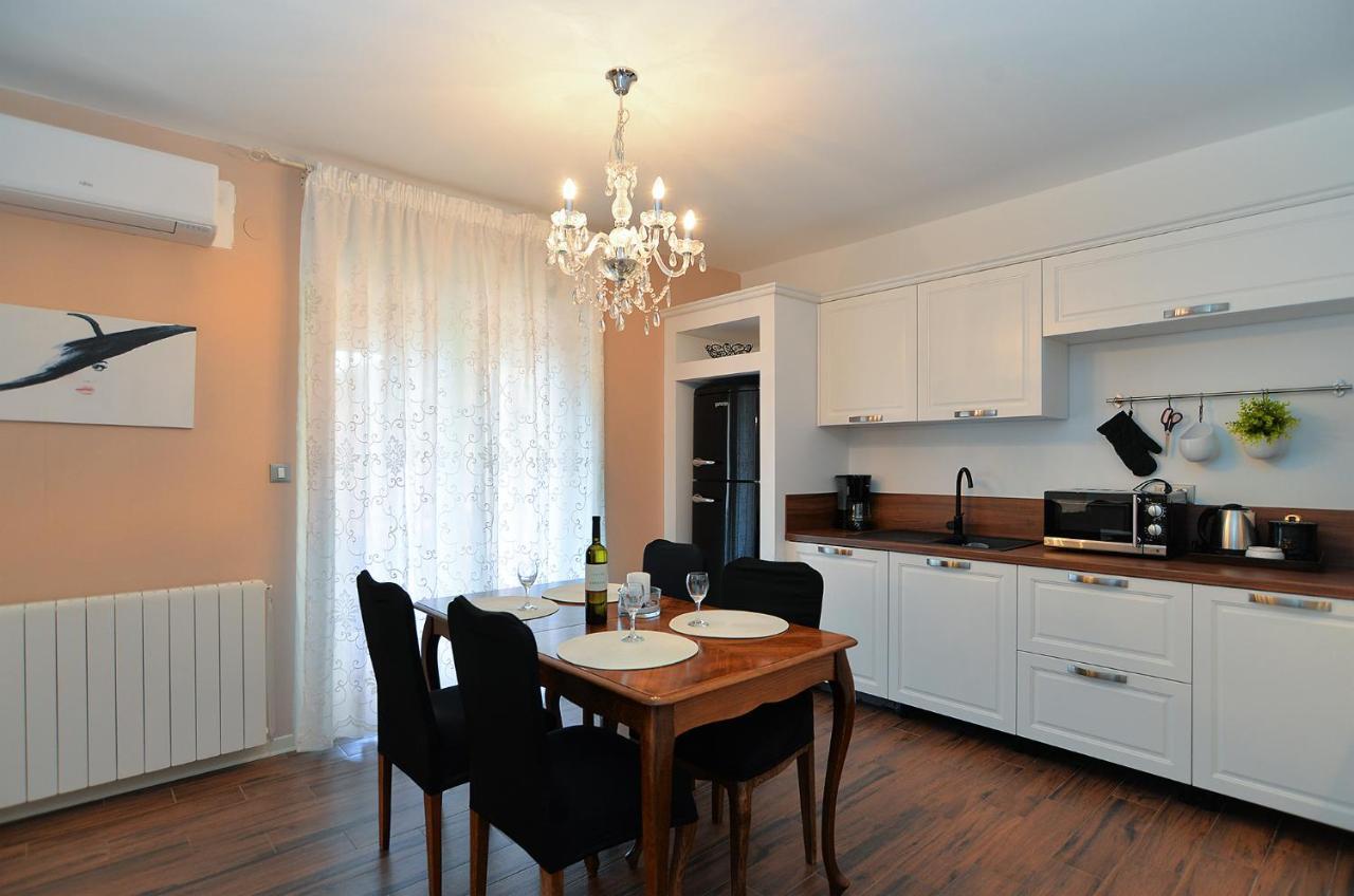 Apartments Marija 1089 ポレッチ エクステリア 写真