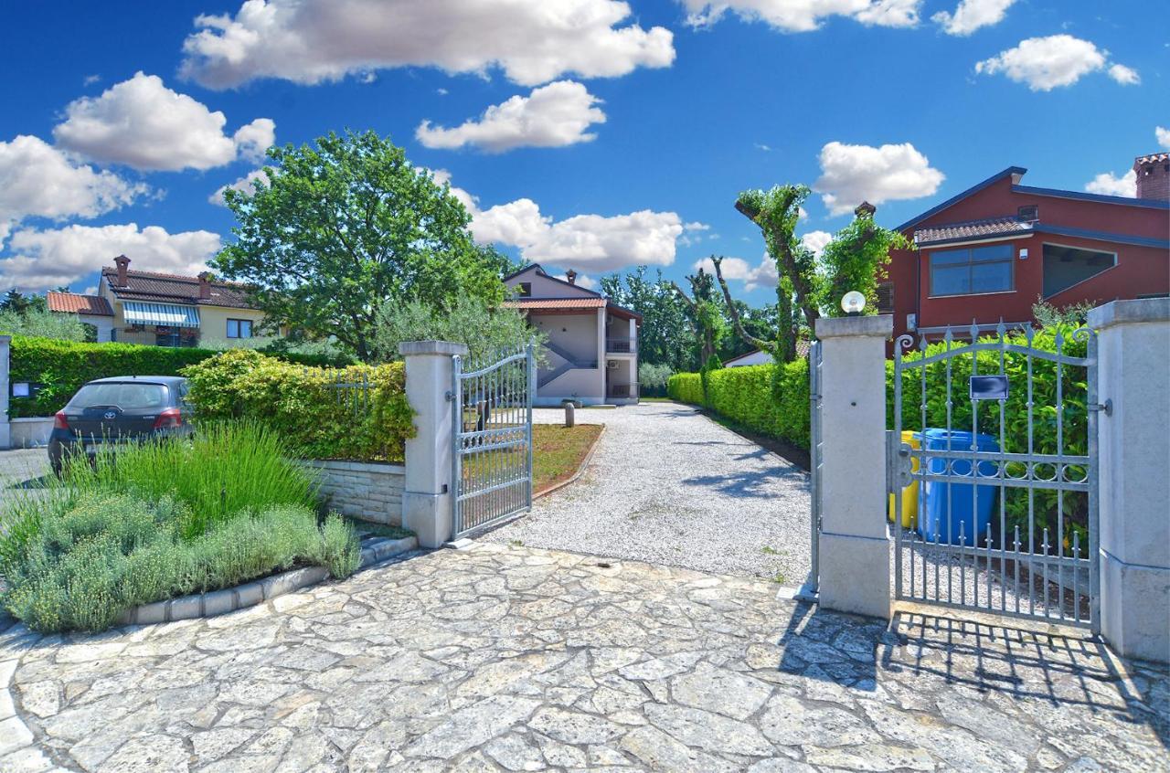 Apartments Marija 1089 ポレッチ エクステリア 写真