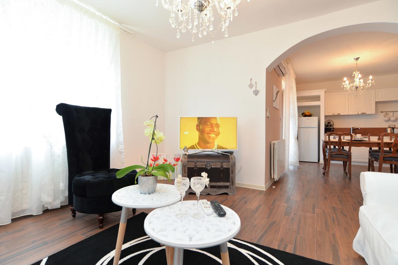 Apartments Marija 1089 ポレッチ エクステリア 写真
